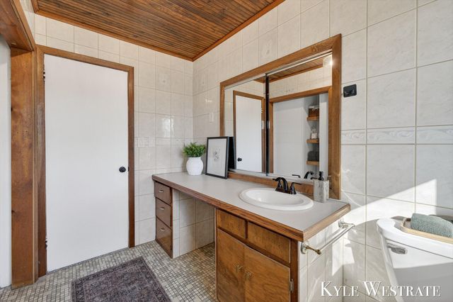 938 Delora Street, Muskegon, MI 49442