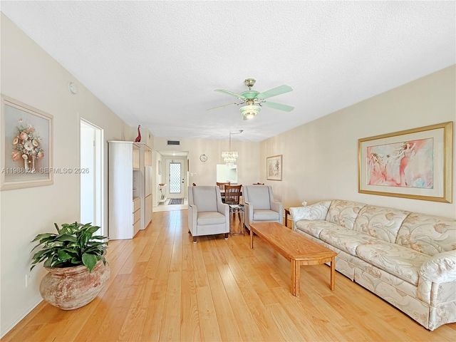 1030 Country Club Dr 309, Margate, FL 33063