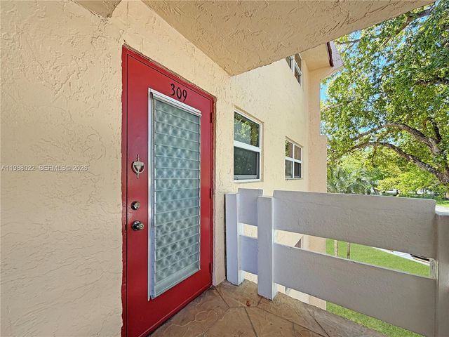 1030 Country Club Dr 309, Margate, FL 33063