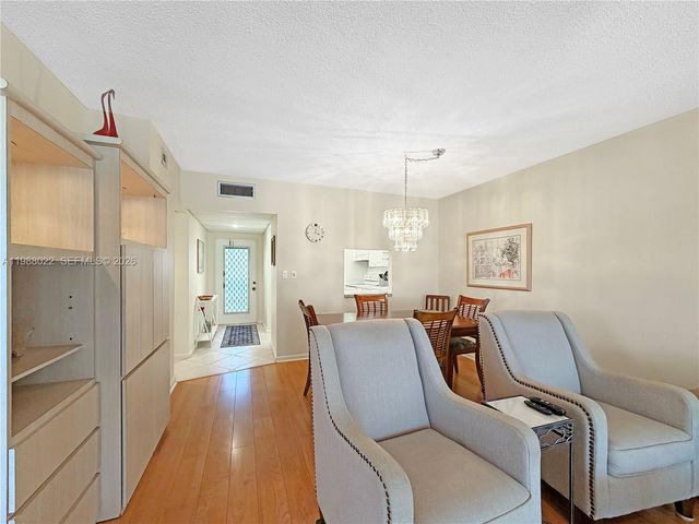 1030 Country Club Dr 309, Margate, FL 33063