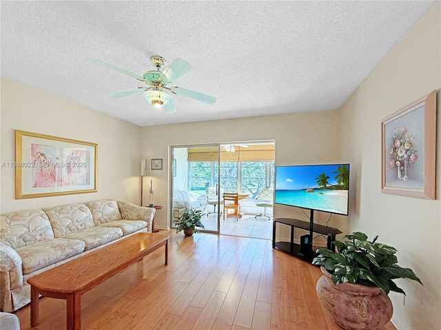 1030 Country Club Dr 309, Margate, FL 33063