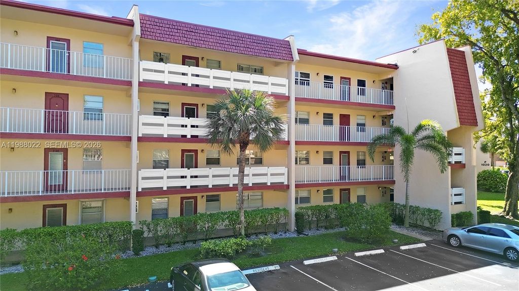 1030 Country Club Dr 309, Margate, FL 33063