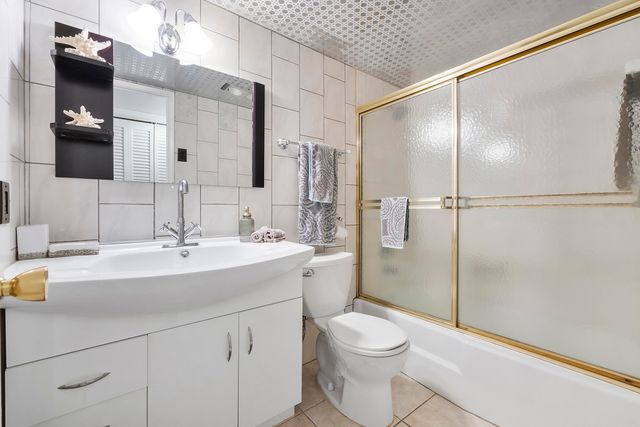 5200 Washington Street 301, Hollywood, FL 33021