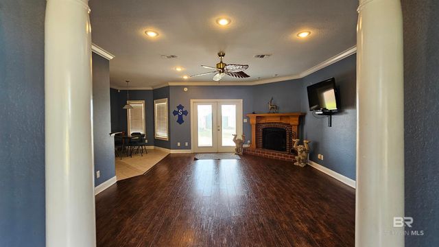 9275 Crawford Road, Elberta, AL 36530