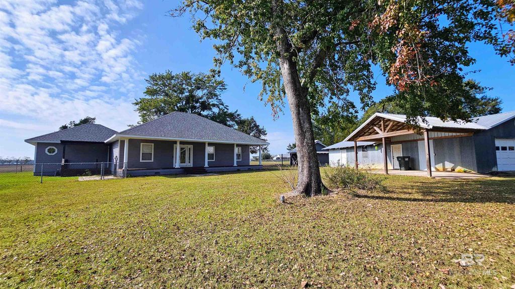 9275 Crawford Road, Elberta, AL 36530