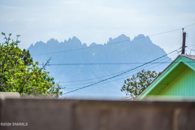 1015 Calle Del Encanto, Las Cruces, NM 88005