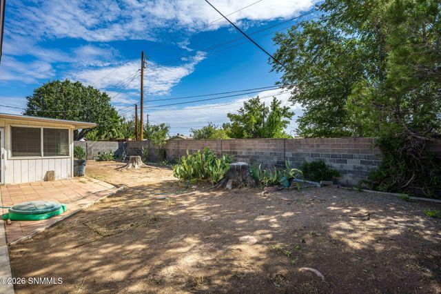 1015 Calle Del Encanto, Las Cruces, NM 88005