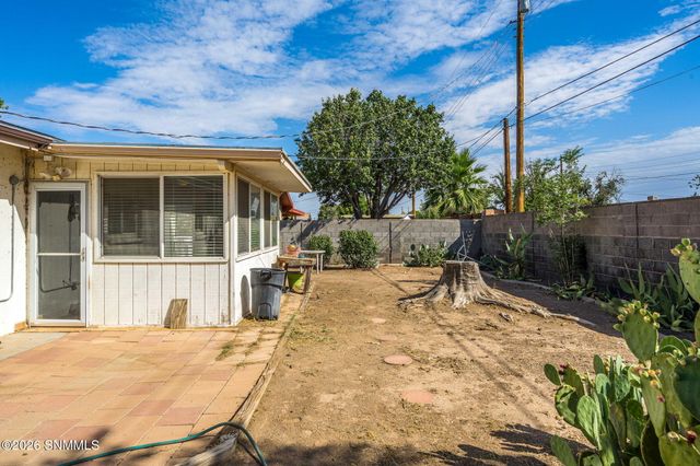 1015 Calle Del Encanto, Las Cruces, NM 88005