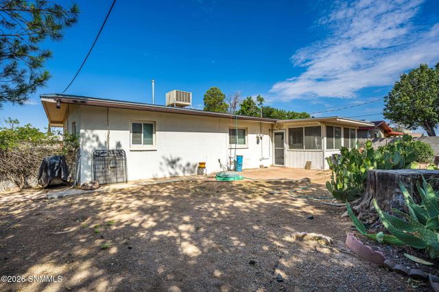 1015 Calle Del Encanto, Las Cruces, NM 88005