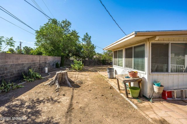 1015 Calle Del Encanto, Las Cruces, NM 88005