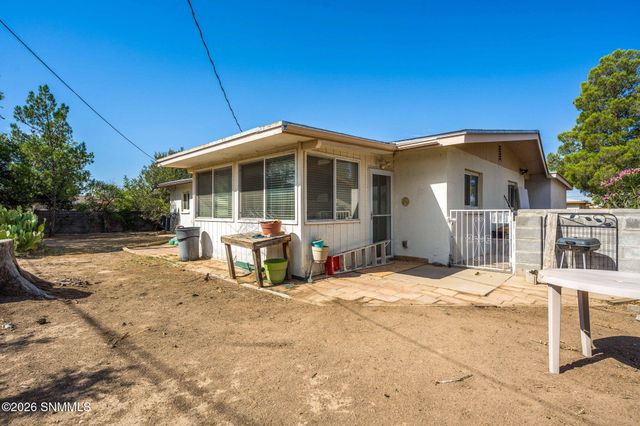 1015 Calle Del Encanto, Las Cruces, NM 88005