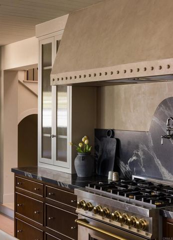 1812 Highland Dr, Newport Beach, CA 92660