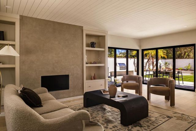 1812 Highland Dr, Newport Beach, CA 92660