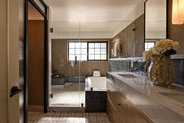 1812 Highland Dr, Newport Beach, CA 92660