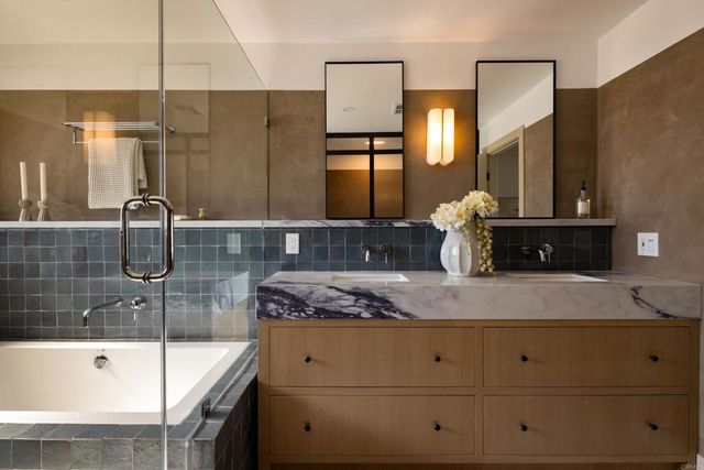 1812 Highland Dr, Newport Beach, CA 92660