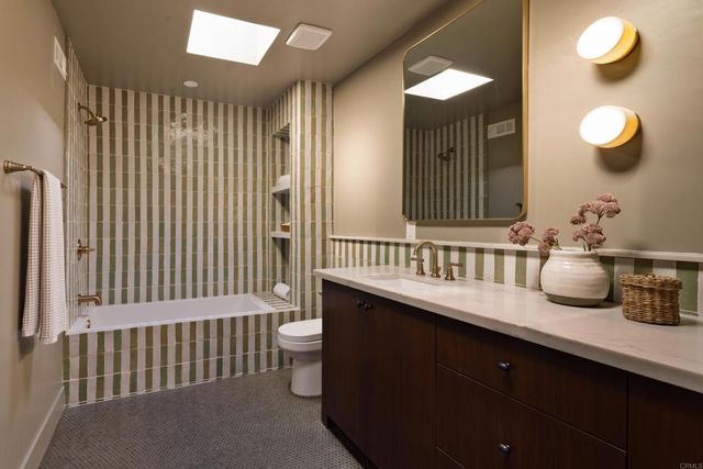 1812 Highland Dr, Newport Beach, CA 92660