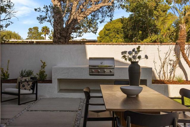 1812 Highland Dr, Newport Beach, CA 92660
