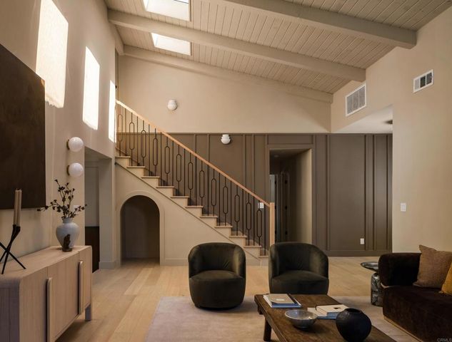 1812 Highland Dr, Newport Beach, CA 92660