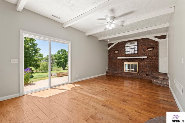 10929 Taylor Street, Omaha, NE 68164