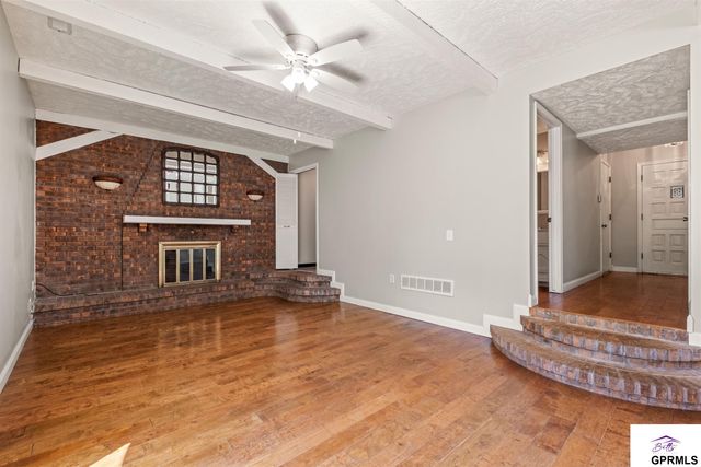 10929 Taylor Street, Omaha, NE 68164