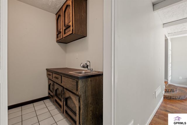 10929 Taylor Street, Omaha, NE 68164