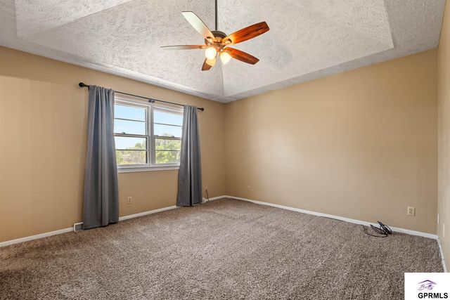 10929 Taylor Street, Omaha, NE 68164