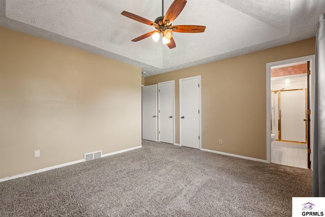 10929 Taylor Street, Omaha, NE 68164