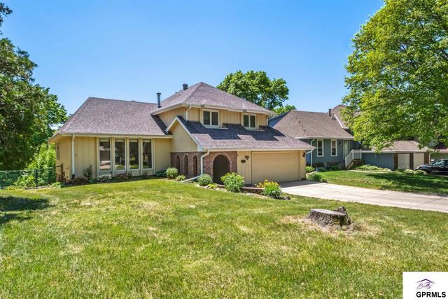10929 Taylor Street, Omaha, NE 68164
