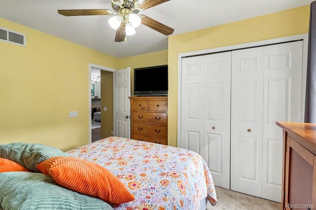 2830 Bayberry Drive, Waterford Charter Township, MI 48329
