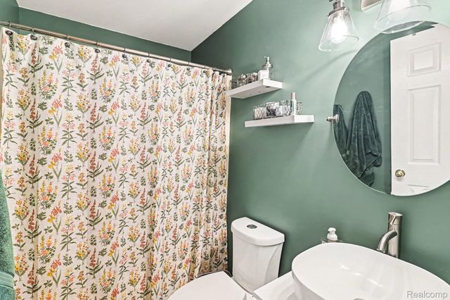 2830 Bayberry Drive, Waterford Charter Township, MI 48329