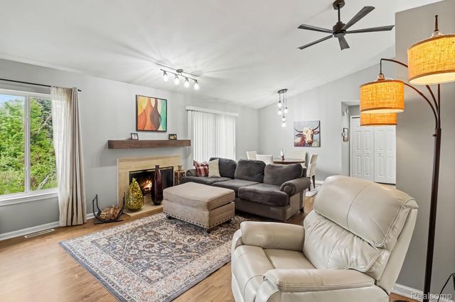 2830 Bayberry Drive, Waterford Charter Township, MI 48329