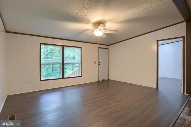 1148 N MOULSTOWN RD N, Hanover, PA 17331
