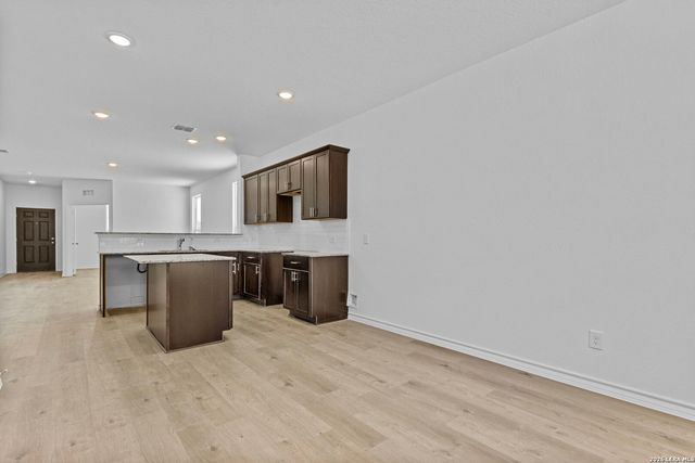 305 JERSEY LN, Boerne, TX 78006