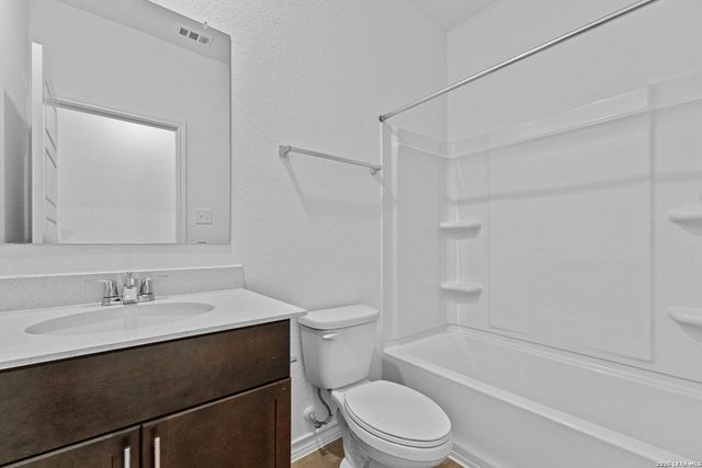 305 JERSEY LN, Boerne, TX 78006
