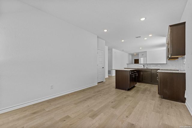 305 JERSEY LN, Boerne, TX 78006
