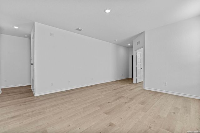 305 JERSEY LN, Boerne, TX 78006