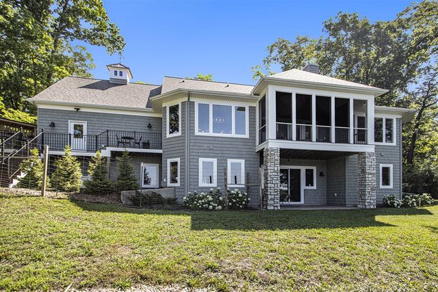 58604 E Clear Lake Road, Three Rivers, MI 49093