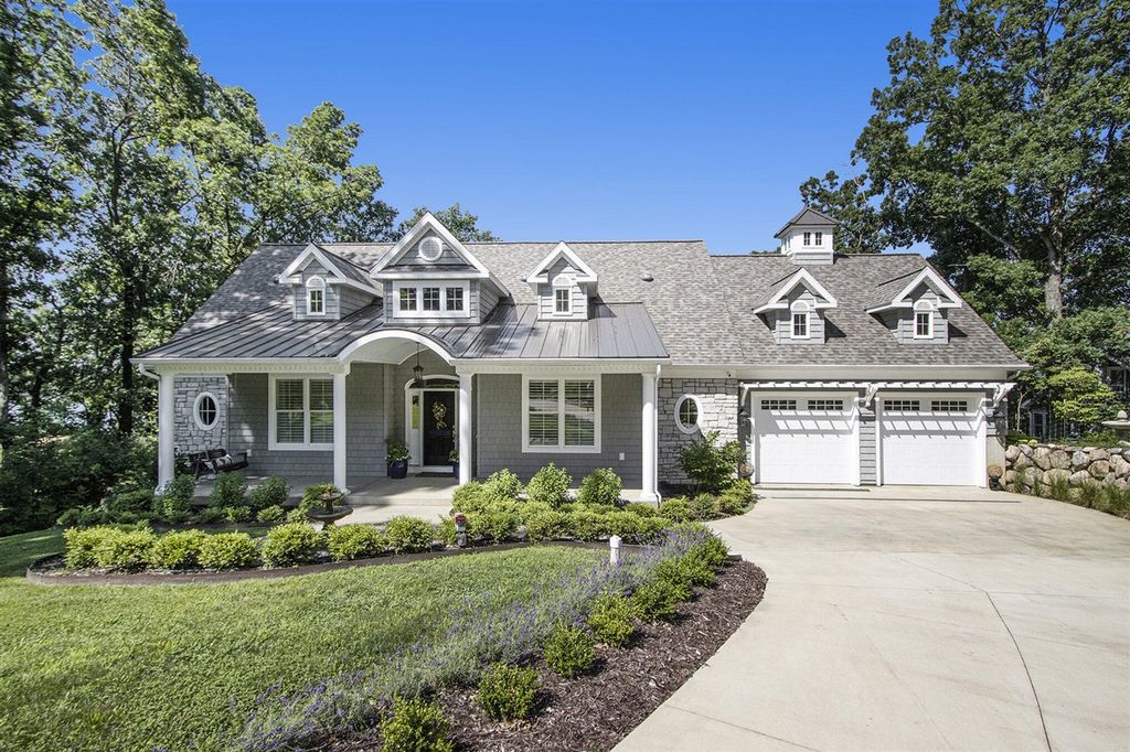 58604 E Clear Lake Road, Three Rivers, MI 49093