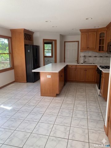 141 Union Street, Manchester, CT 06042