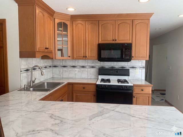 141 Union Street, Manchester, CT 06042