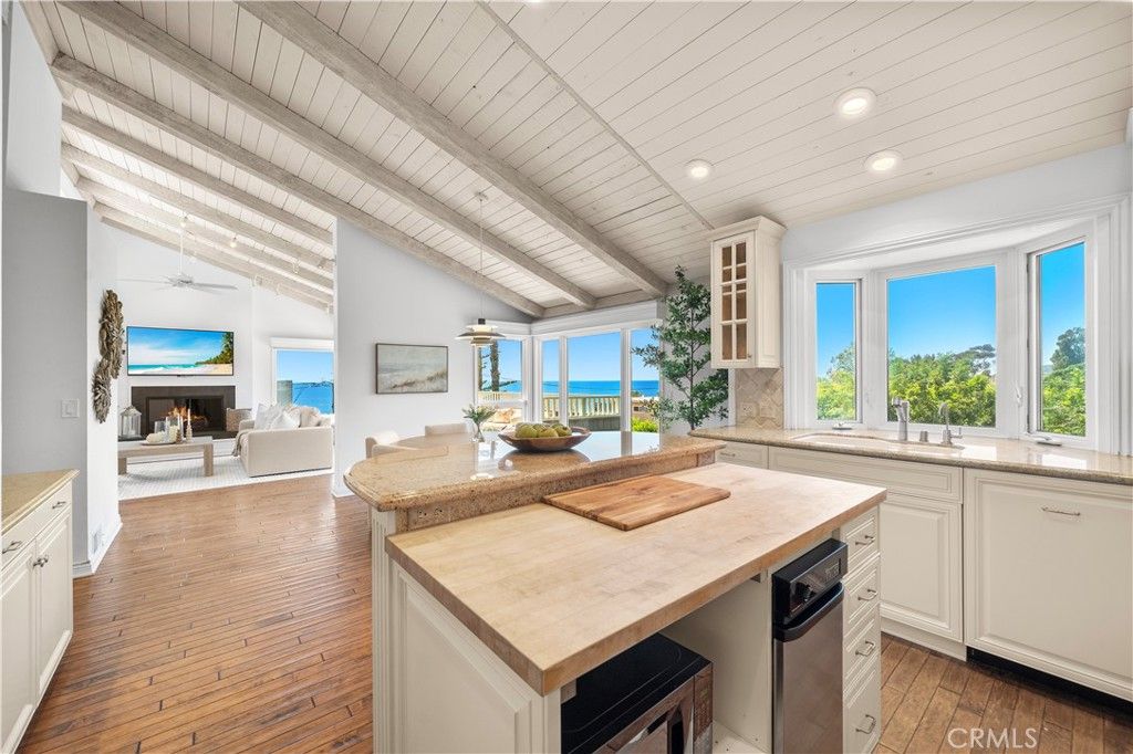 Image 2 of property listing at 260 Arch, Laguna Beach, CA 92651