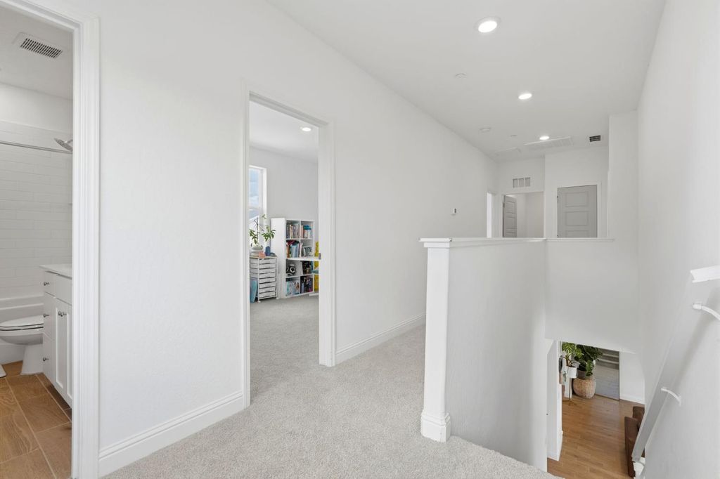Image 16 of property listing at 2429 W Claridge Way, Hanford, CA 93230