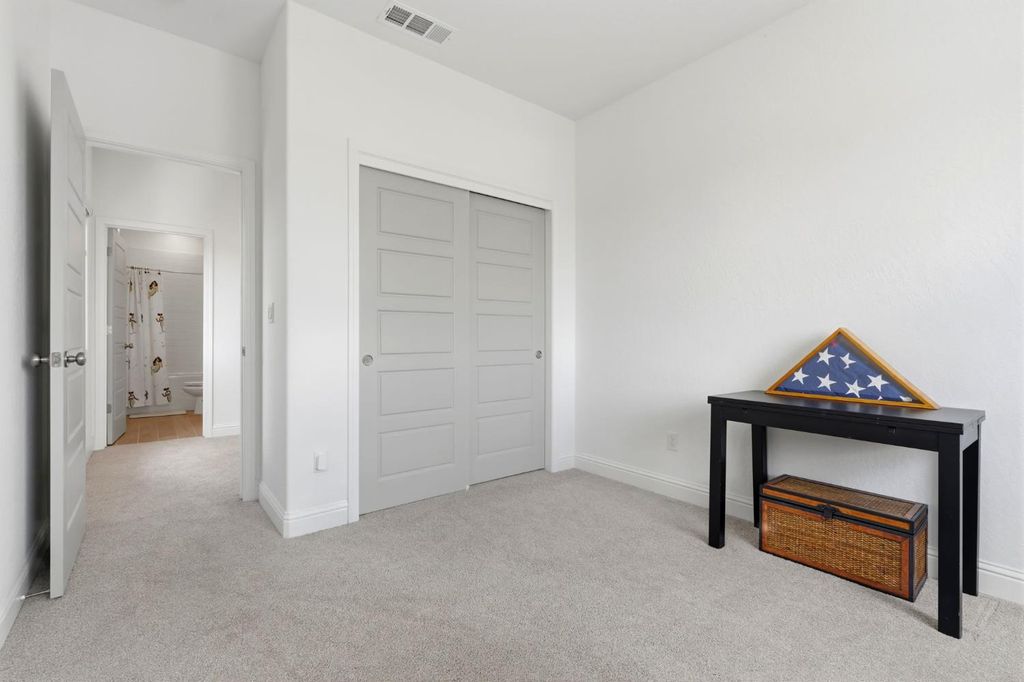 Image 17 of property listing at 2429 W Claridge Way, Hanford, CA 93230