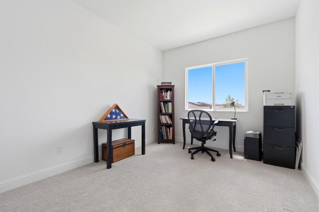 Image 18 of property listing at 2429 W Claridge Way, Hanford, CA 93230