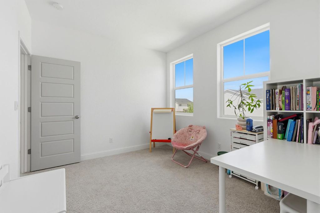 Image 21 of property listing at 2429 W Claridge Way, Hanford, CA 93230
