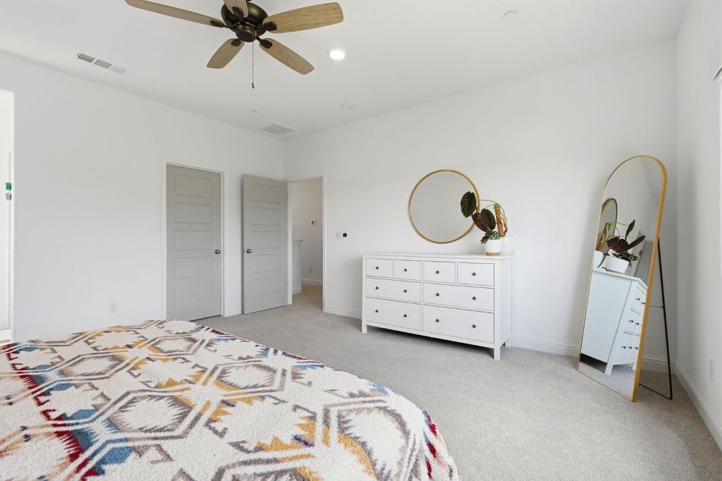 Image 25 of property listing at 2429 W Claridge Way, Hanford, CA 93230