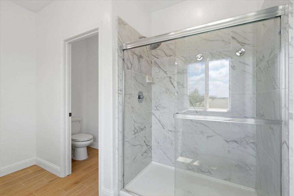 Image 29 of property listing at 2429 W Claridge Way, Hanford, CA 93230