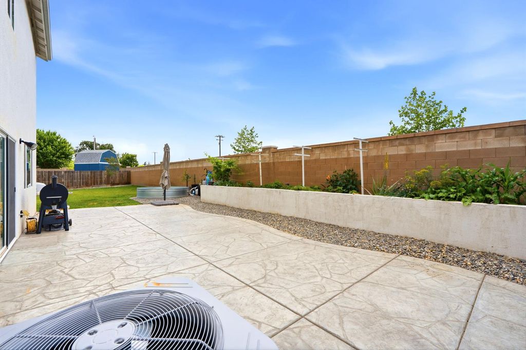 Image 31 of property listing at 2429 W Claridge Way, Hanford, CA 93230