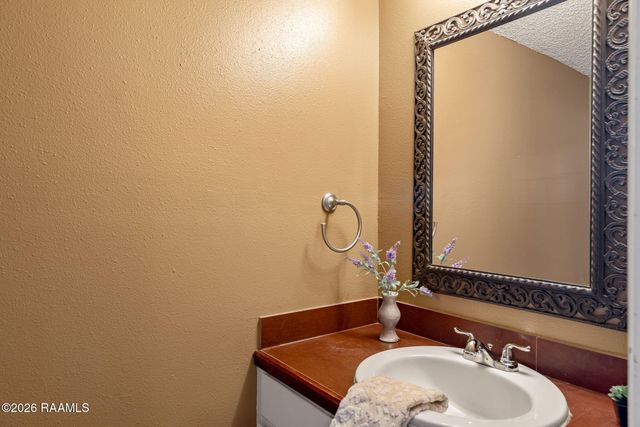 201 High Meadows Boulevard 101, Lafayette, LA 70507