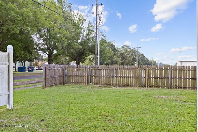 201 High Meadows Boulevard 101, Lafayette, LA 70507